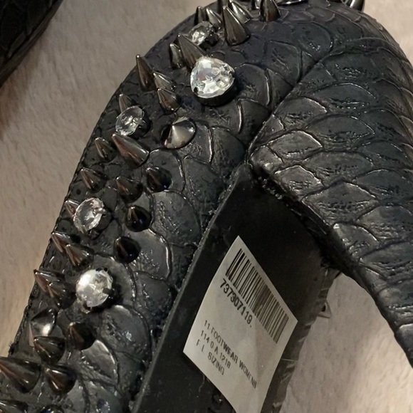 Dollhouse spike heels, size 7.5 - Picture 8 of 10